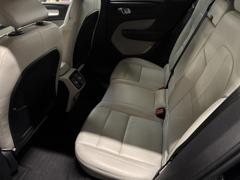 Occasion VOLVO XC40 Momentum 2020 BLACK 23990 € à Seraing