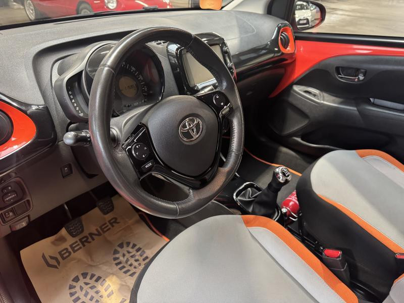 Used TOYOTA Aygo X-CITE 1.0 VVT-i 51kW 2015 ORANGE € 6900 in Wavre