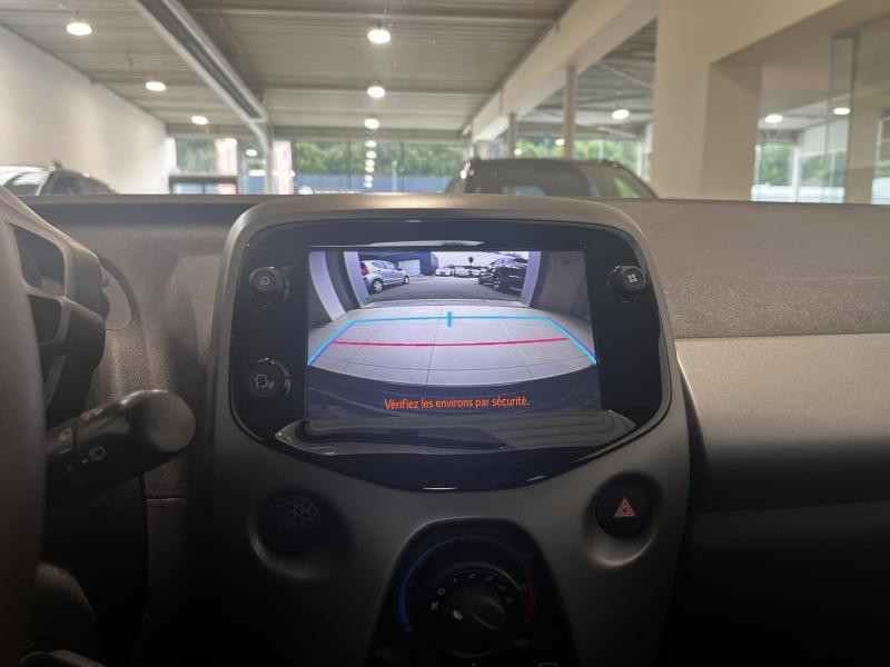 Occasion TOYOTA Aygo A/T x-play2 1.0 VVT-i 53kW 2021 GREY 10990 € à Wavre