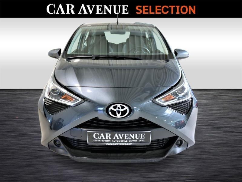 Occasion TOYOTA Aygo A/T x-play2 1.0 VVT-i 53kW 2021 GREY 10990 € à Wavre
