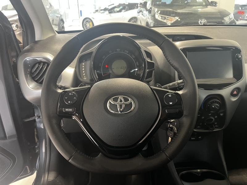 Occasion TOYOTA Aygo A/T x-play2 1.0 VVT-i 53kW 2021 GREY 10990 € à Wavre