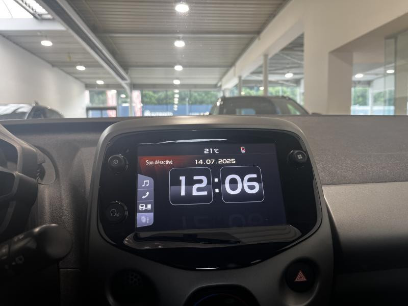 Occasion TOYOTA Aygo A/T x-play2 1.0 VVT-i 53kW 2021 GREY 10990 € à Wavre