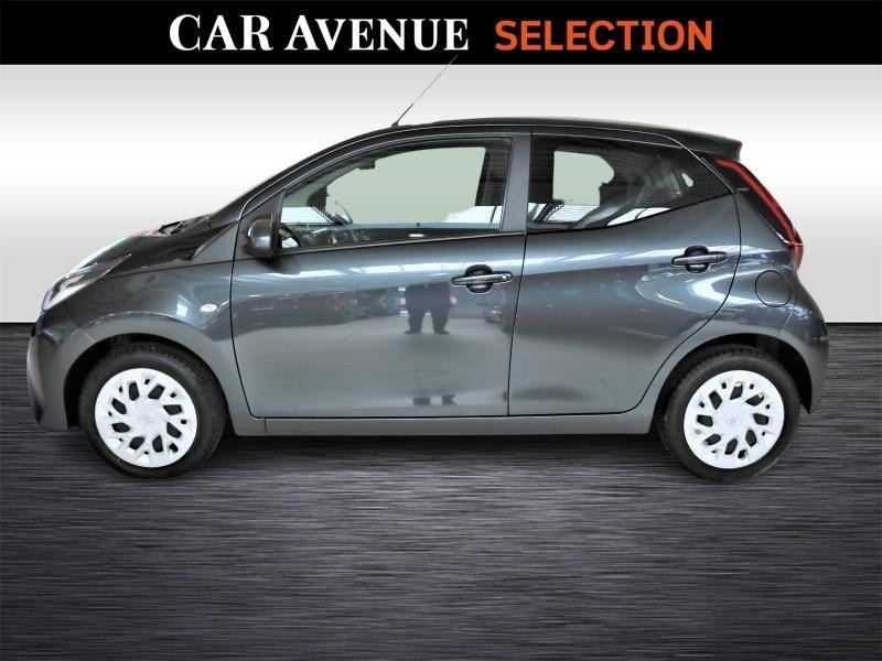 Occasion TOYOTA Aygo A/T x-play2 1.0 VVT-i 53kW 2021 GREY 10990 € à Wavre