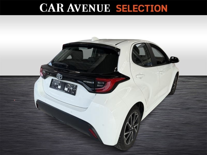 Used TOYOTA Yaris 1.5 HYBRID 2023 WHITE € 19390 in Wavre