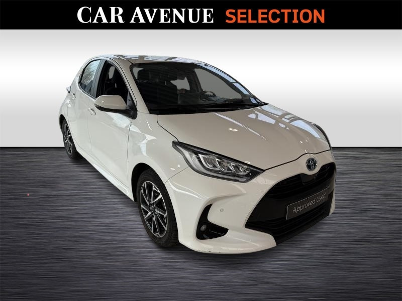 Used TOYOTA Yaris 1.5 HYBRID 2023 WHITE € 19390 in Wavre