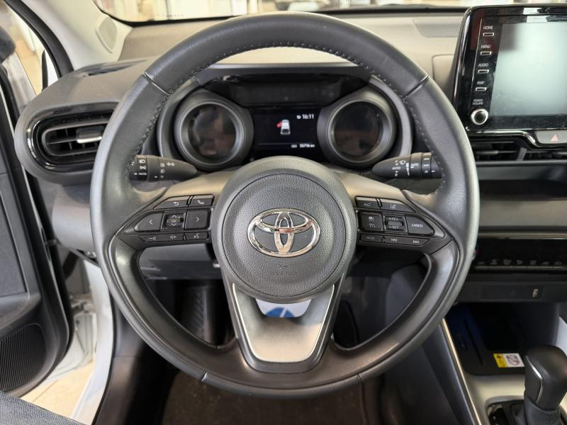 Used TOYOTA Yaris 1.5 HYBRID 2023 WHITE € 19390 in Wavre