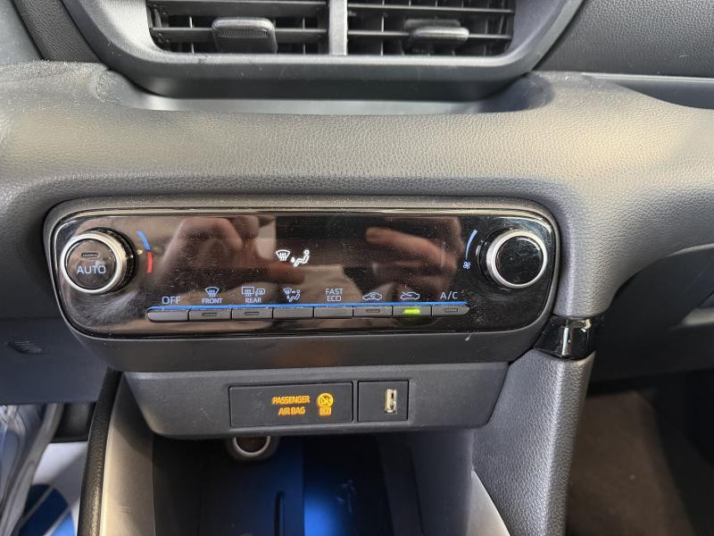 Used TOYOTA Yaris 1.5 HYBRID 2023 WHITE € 19390 in Wavre