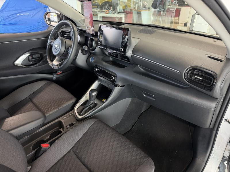 Used TOYOTA Yaris 1.5 HYBRID 2023 WHITE € 19390 in Wavre