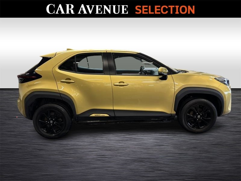 Occasion TOYOTA Yaris Cross 2022 YELLOW 19900 € à Seraing