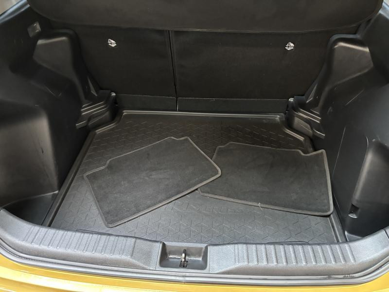 Occasion TOYOTA Yaris Cross 2022 YELLOW 19900 € à Seraing