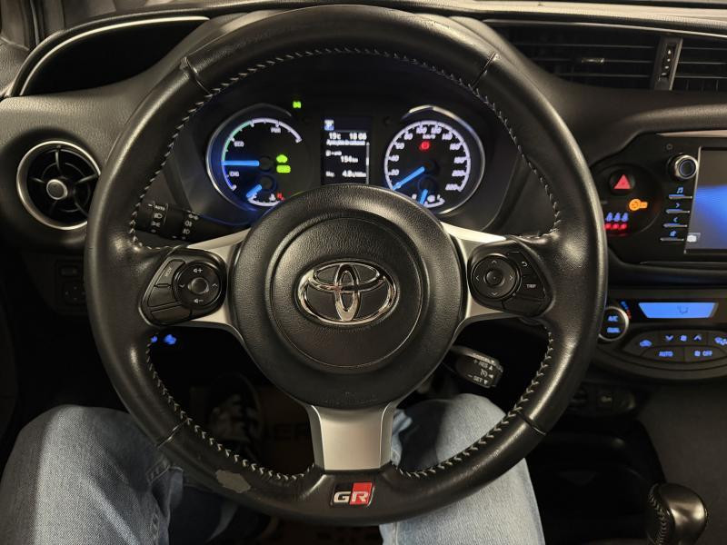 Used TOYOTA Yaris GR-SPORT 1.5 HYBRID 2019 GREY € 14990 in Wavre