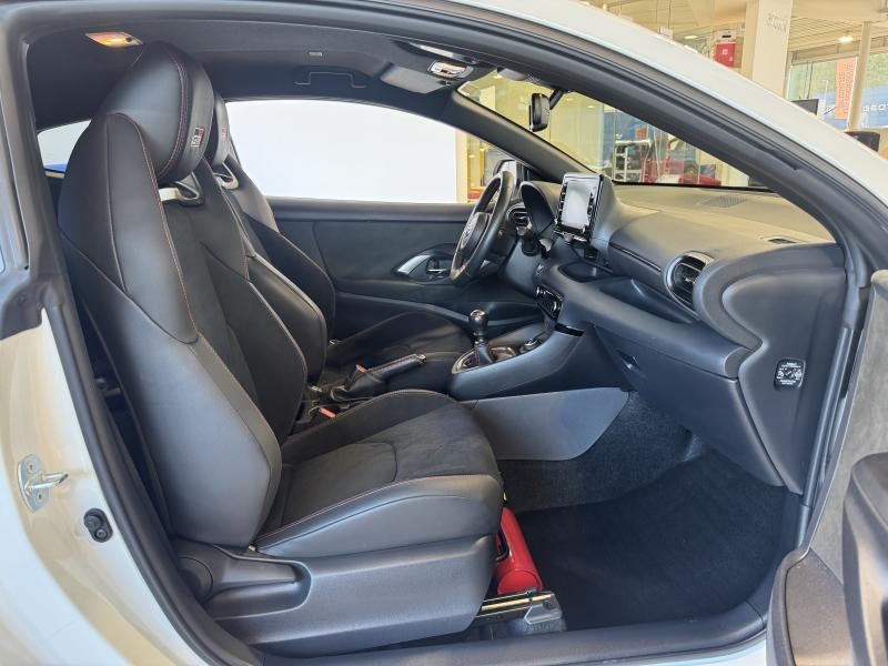 Occasion TOYOTA Yaris GR - 1.6 TURBO - High Performance 2022 WHITE 35890 € à Wavre