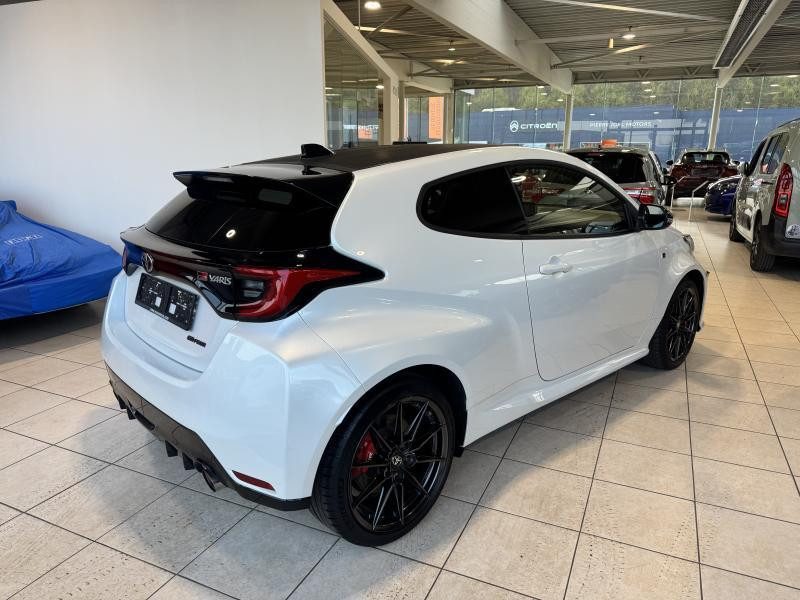 Occasion TOYOTA Yaris GR - 1.6 TURBO - High Performance 2022 WHITE 35890 € à Wavre