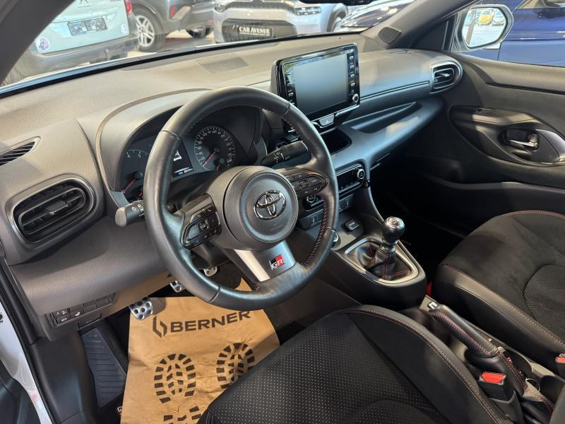 Occasion TOYOTA Yaris GR - 1.6 TURBO - High Performance 2022 WHITE 35890 € à Wavre