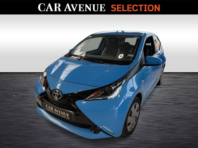 Occasion TOYOTA Aygo X-Play 1.0 VVT-i 51 kW 2018 BLUE 7490 € à Wavre