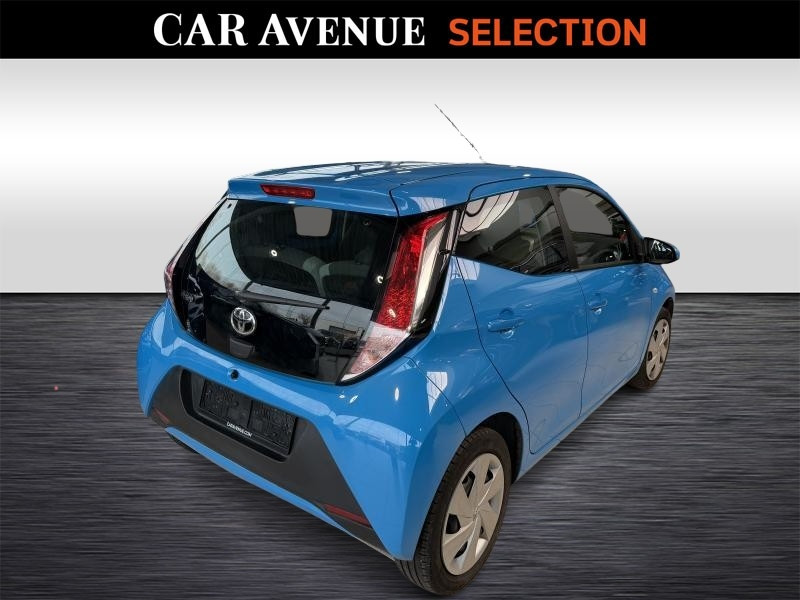 Occasion TOYOTA Aygo X-Play 1.0 VVT-i 51 kW 2018 BLUE 7490 € à Wavre