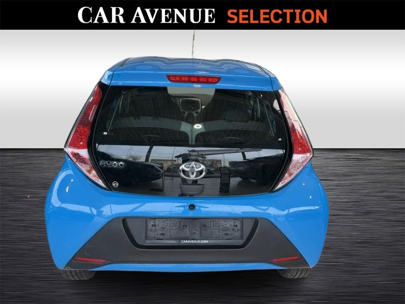 Occasion TOYOTA Aygo X-Play 1.0 VVT-i 51 kW 2018 BLUE 7490 € à Wavre