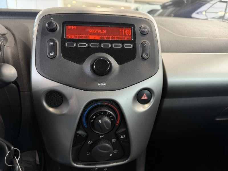 Occasion TOYOTA Aygo X-Play 1.0 VVT-i 51 kW 2018 BLUE 7490 € à Wavre