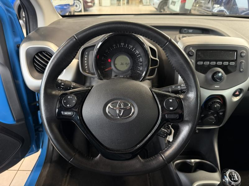 Occasion TOYOTA Aygo X-Play 1.0 VVT-i 51 kW 2018 BLUE 7490 € à Wavre