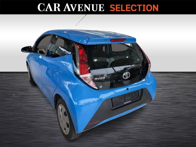 Occasion TOYOTA Aygo X-Play 1.0 VVT-i 51 kW 2018 BLUE 7490 € à Wavre