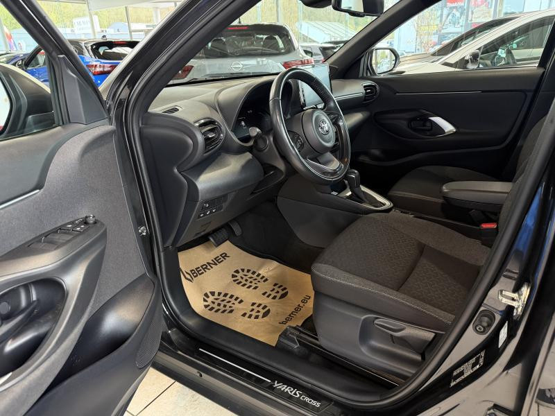 Occasion TOYOTA Yaris Cross Dynamic Plus Bi-Tone 1.5 HSD 2022 BLACK 20590 € à Wavre
