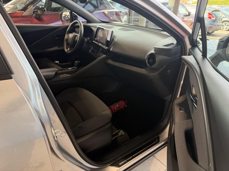 Occasion TOYOTA C-HR DYNAMIC 1.8 HYBRID 2025 GREY 29990 € à Wavre