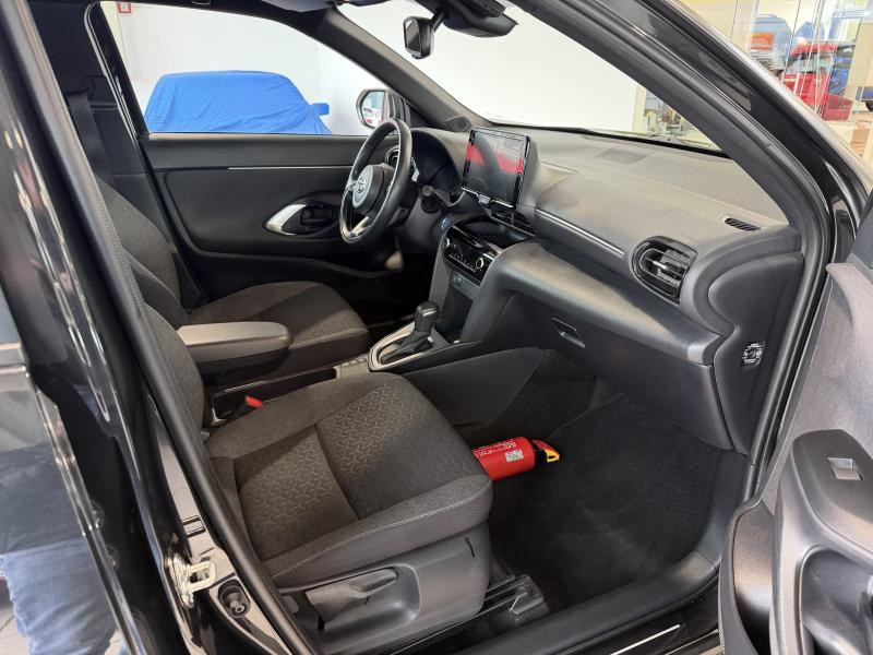 Occasion TOYOTA Yaris Cross Dynamic Plus Bi-Tone 1.5 HSD 2022 BLACK 20590 € à Wavre