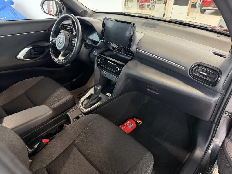 Occasion TOYOTA Yaris Cross Dynamic Plus Bi-Tone 1.5 HSD 2022 BLACK 20590 € à Wavre