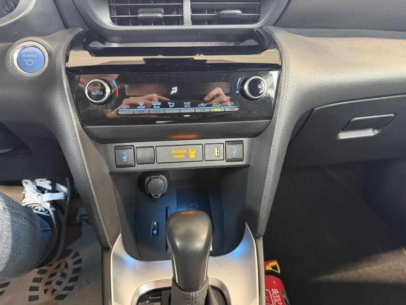 Occasion TOYOTA Yaris Cross Dynamic Plus Bi-Tone 1.5 HSD 2022 BLACK 20590 € à Wavre