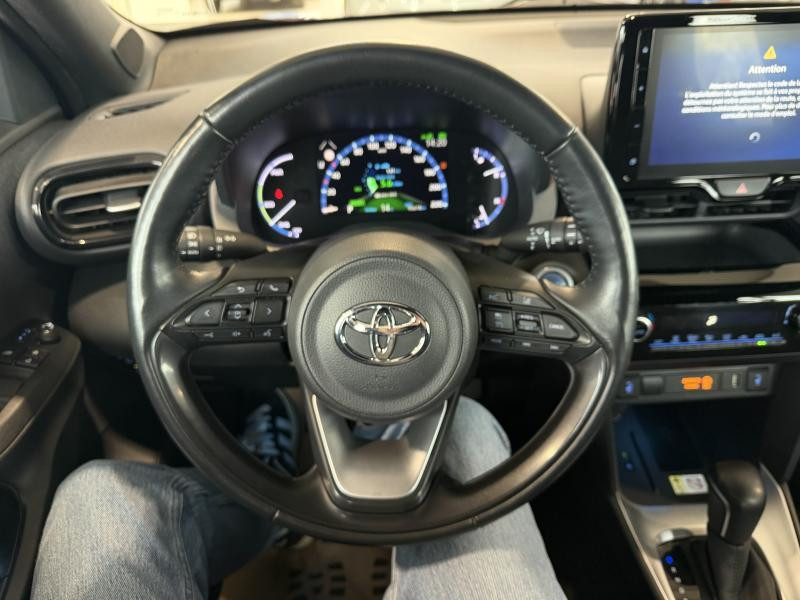 Occasion TOYOTA Yaris Cross Dynamic Plus Bi-Tone 1.5 HSD 2022 BLACK 20590 € à Wavre