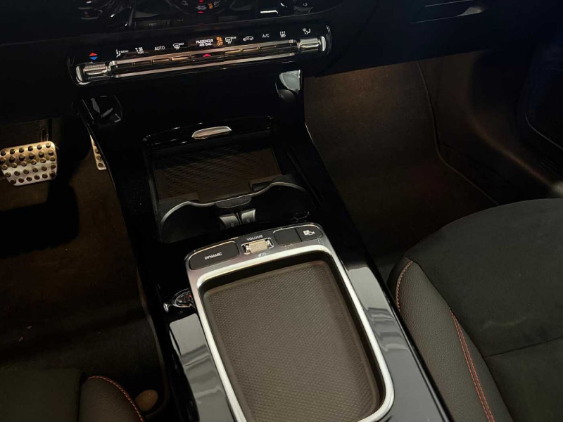 Occasion MERCEDES-BENZ A 250 A 250 e AMG Line 2023 Rouge 33890 € à Namur