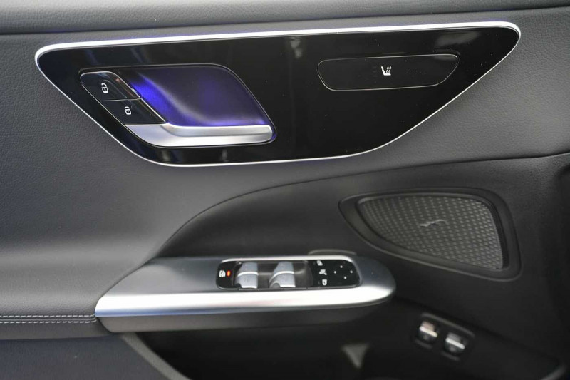 Used MERCEDES-BENZ Classe C C 300 e Break Avantgarde 2022 Noir € 37890 in Namur