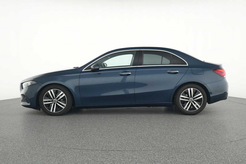 Occasion MERCEDES-BENZ Classe A A 200 d Berline Progressive 2022 Bleu 32890 € à Namur