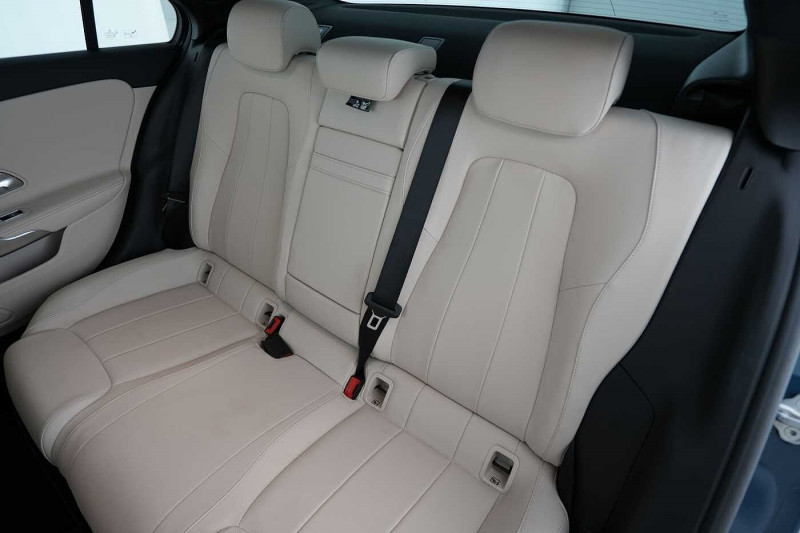 Occasion MERCEDES-BENZ Classe A A 200 d Berline Progressive 2022 Bleu 32890 € à Namur
