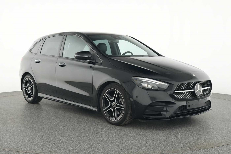 Used MERCEDES-BENZ Classe B B 180 AMG Line 2022 Noir € 29890 in Namur