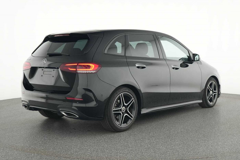 Used MERCEDES-BENZ Classe B B 180 AMG Line 2022 Noir € 29890 in Namur