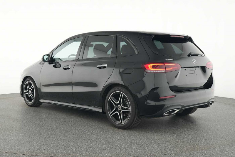 Used MERCEDES-BENZ Classe B B 180 AMG Line 2022 Noir € 29890 in Namur