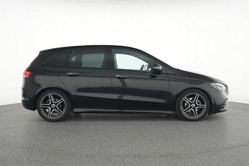Used MERCEDES-BENZ Classe B B 180 AMG Line 2022 Noir € 29890 in Namur