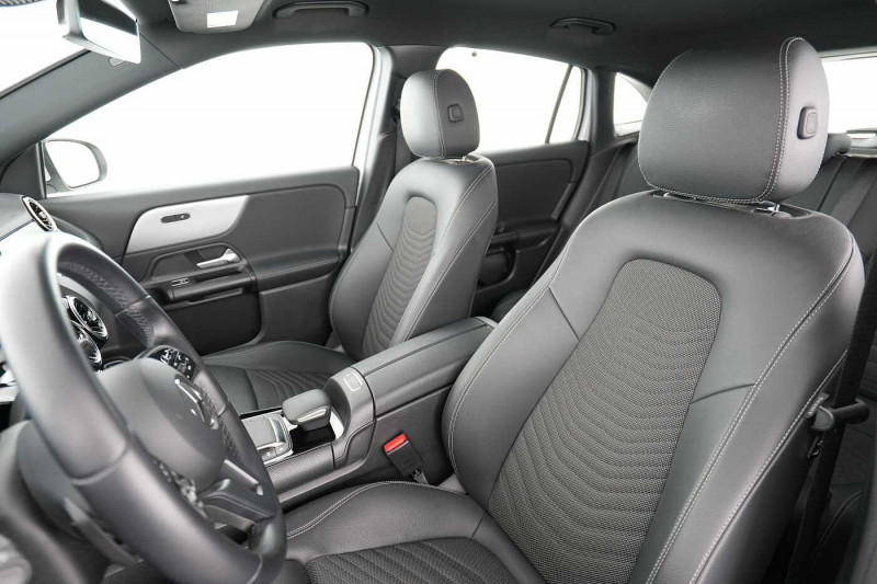 Occasion MERCEDES-BENZ GLA 250 GLA 250 e Style 2022 Argent 38890 € à Namur