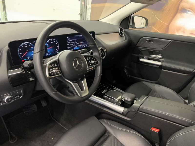 Used MERCEDES-BENZ GLA GLA 180 Progressive 2023 Argent € 33890 in Namur
