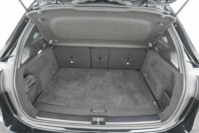 Used MERCEDES-BENZ Classe B B 180 AMG Line 2022 Noir € 29890 in Namur