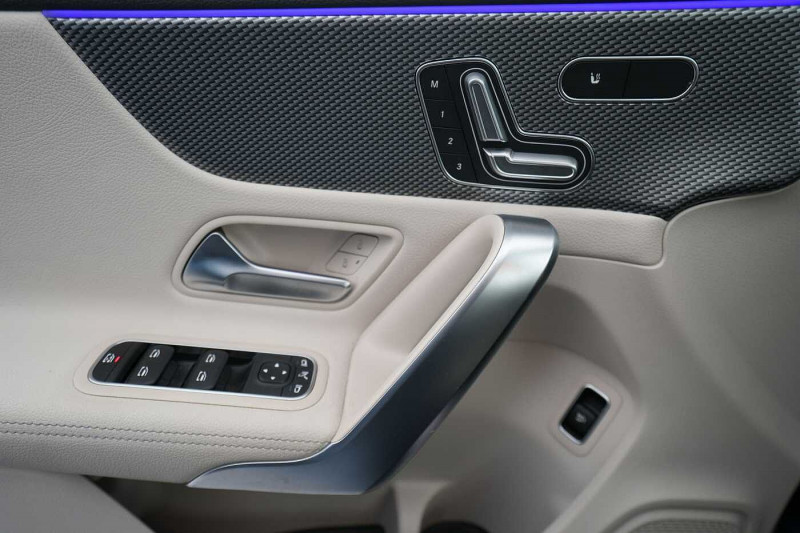 Occasion MERCEDES-BENZ Classe A A 200 d Berline Progressive 2022 Bleu 32890 € à Namur