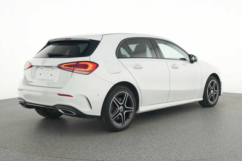 Used MERCEDES-BENZ A 250 A 250 e AMG Line 2021 Argent € 28890 in Namur