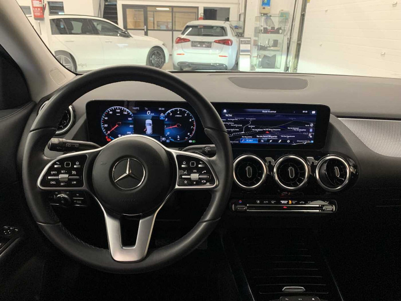 Used MERCEDES-BENZ GLA GLA 180 Progressive 2023 Argent € 33890 in Namur
