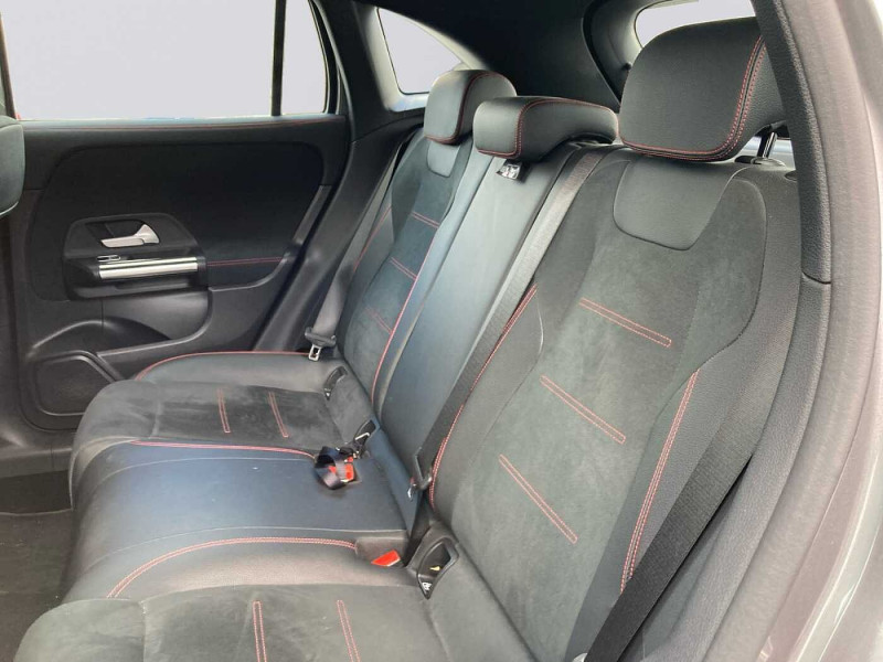 Used MERCEDES-BENZ GLA GLA 200 d AMG Line 2021 Gris € 33890 in Namur