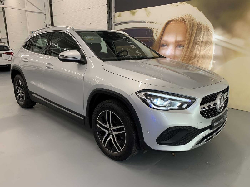 Used MERCEDES-BENZ GLA GLA 180 Progressive 2023 Argent € 33890 in Namur