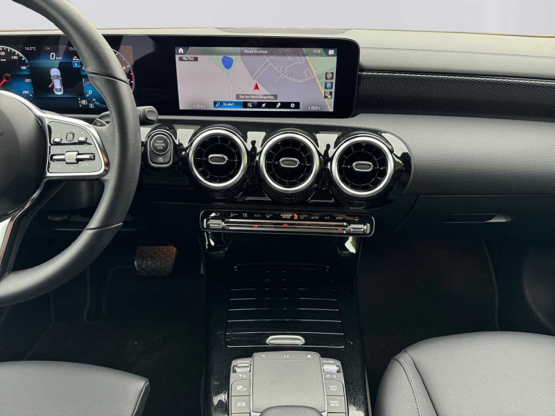 Used MERCEDES-BENZ CLA CLA 180 Coupé Progressive 2023 Argent € 31890 in Namur