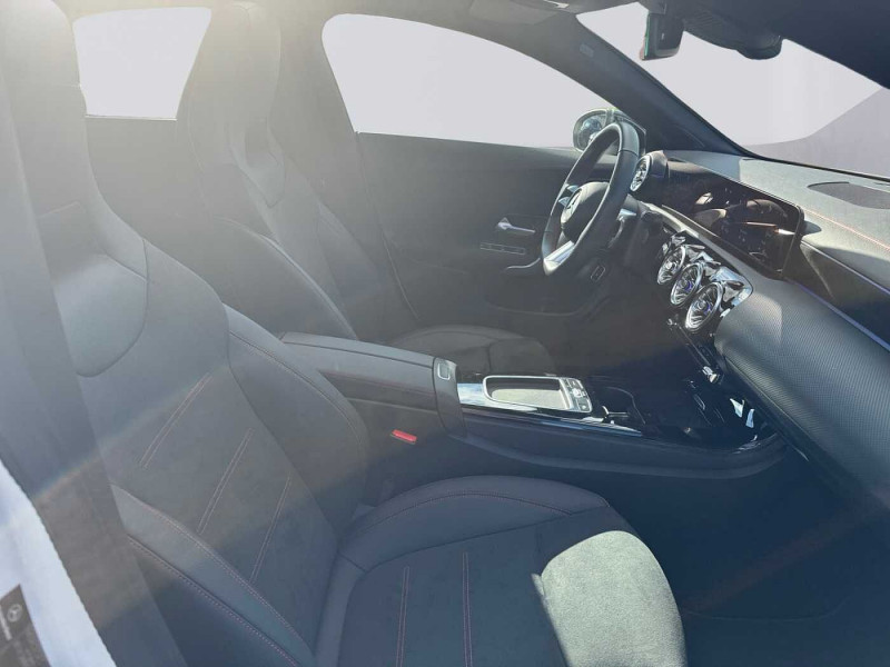 Occasion MERCEDES-BENZ CLA 180 Shooting Brake CLA 180 Shooting Brake AMG Line 2024 Blanc 36890 € à Namur