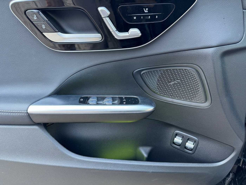 Occasion MERCEDES-BENZ Classe C C 300 e Break Avantgarde 2024 Noir 40390 € à Namur