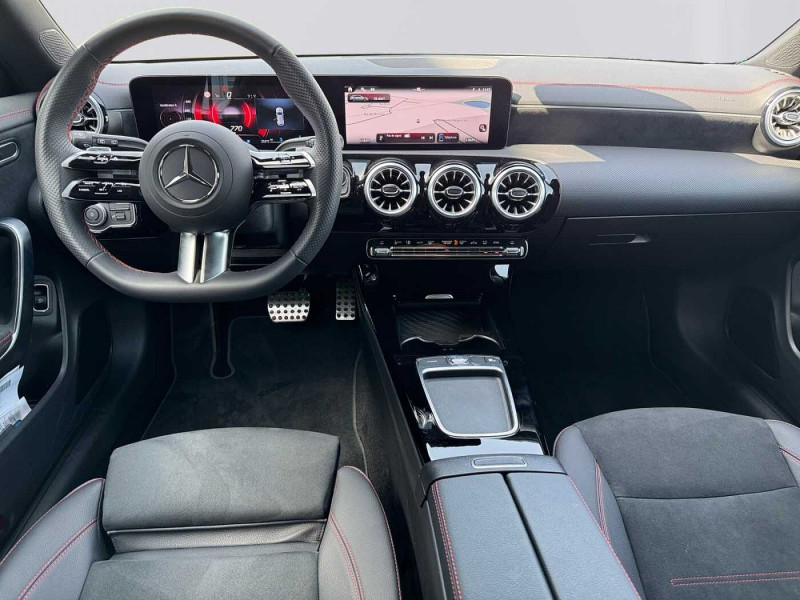 Occasion MERCEDES-BENZ CLA CLA 200 d Shooting Brake AMG Line 2024 Argent 38390 € à Namur